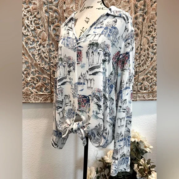 Karen Kane White & Blue Printed Blouse, Old World Vibes, Cathedrals- size XL - Picture 4 of 13